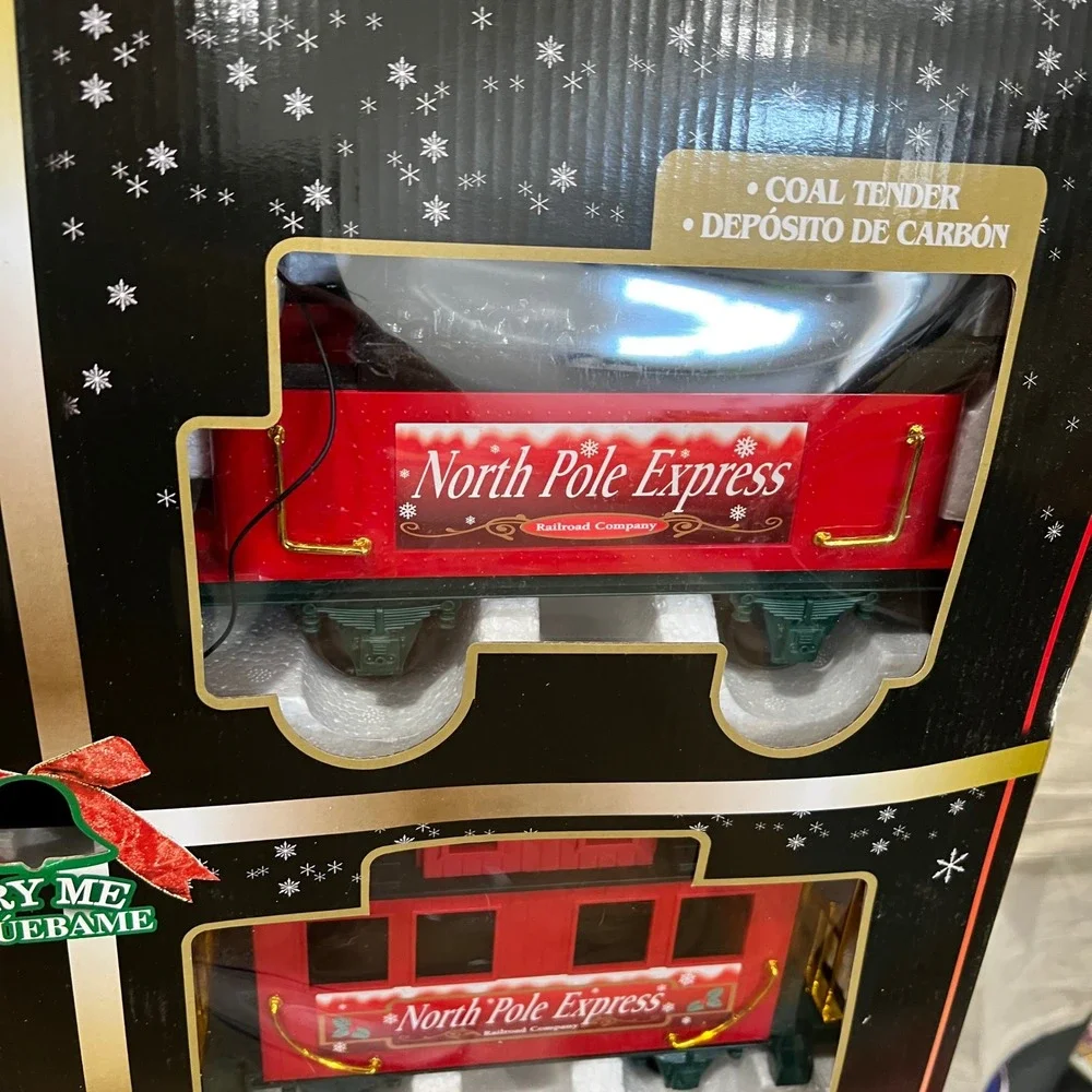 Eztec North Pole Express Christmas Train Set 27pc Battery Operated 15ft Track